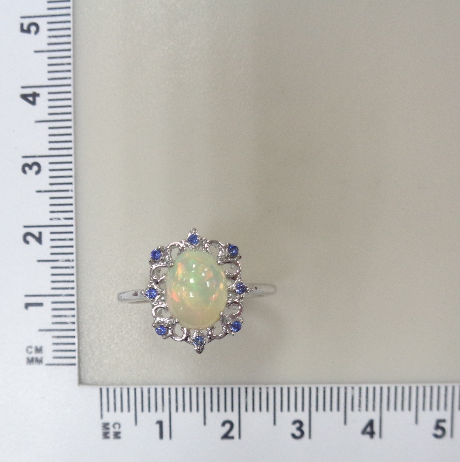 Серебряное кольцо с опалом